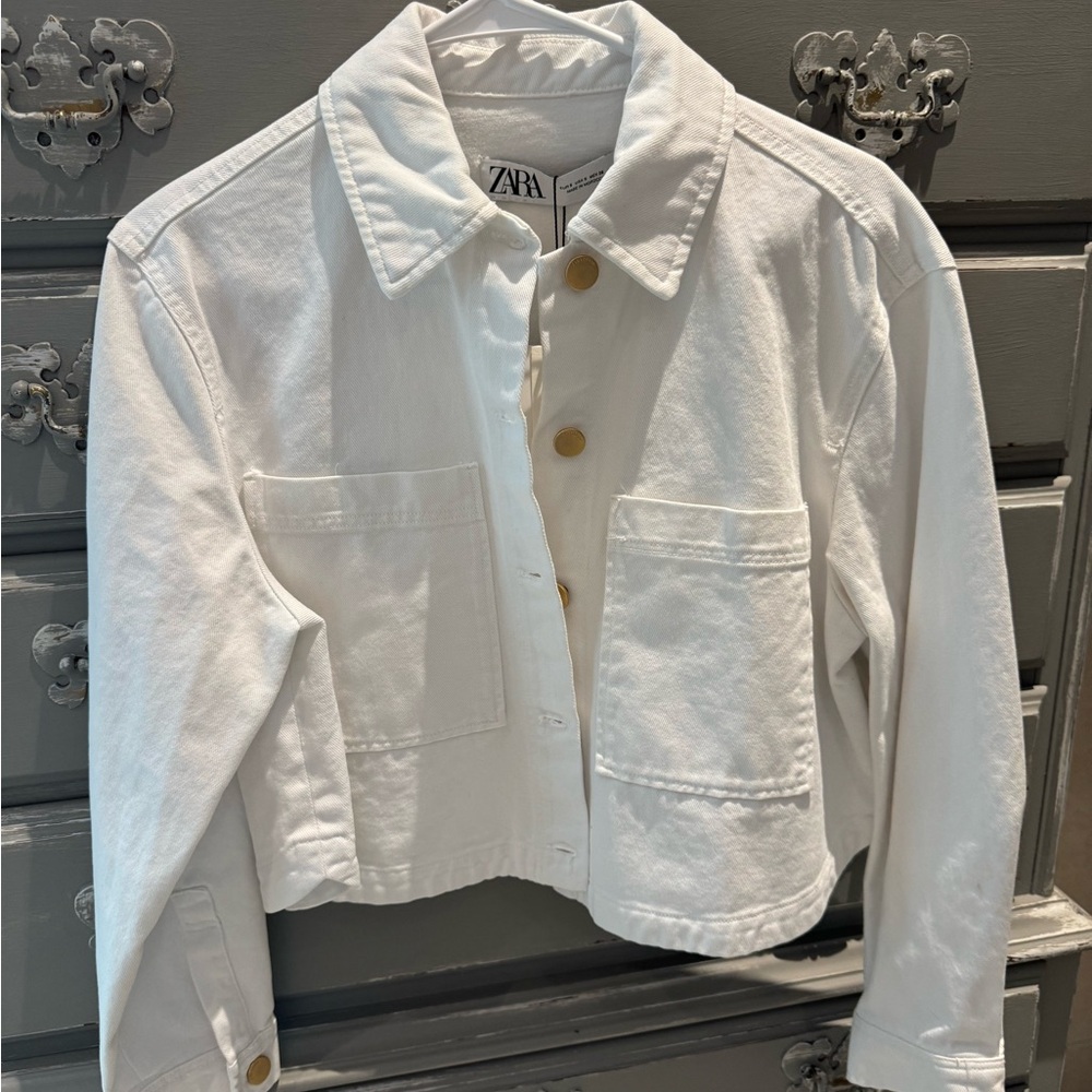 ZARA White cropped jeans jacket with gold buttons NWT SIZE: Small